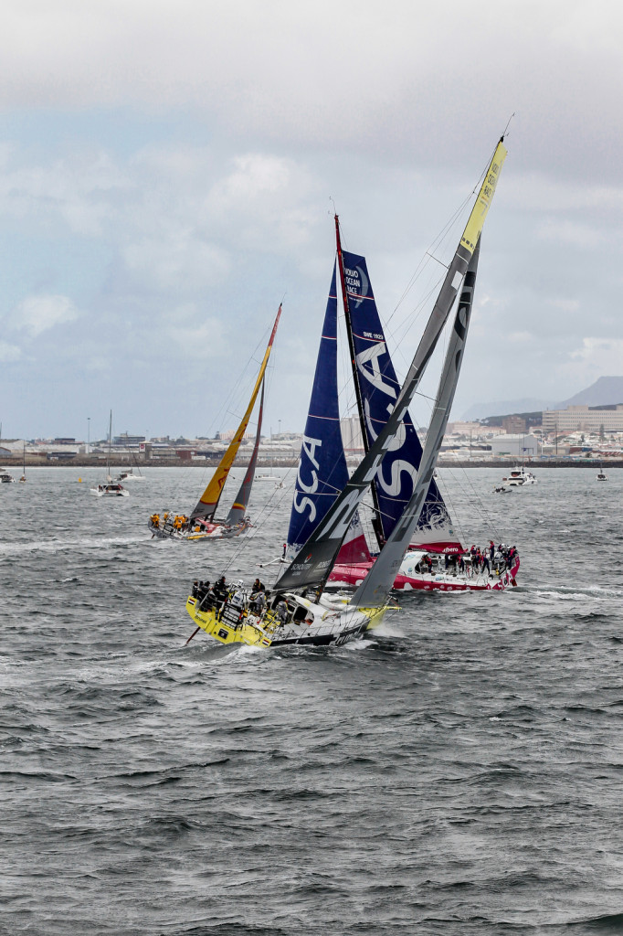 November 15, 2014. The fleet during the  In-Port race in Cape Town. (Photo © Ainhoa Sanchez/Volvo Ocean Race)