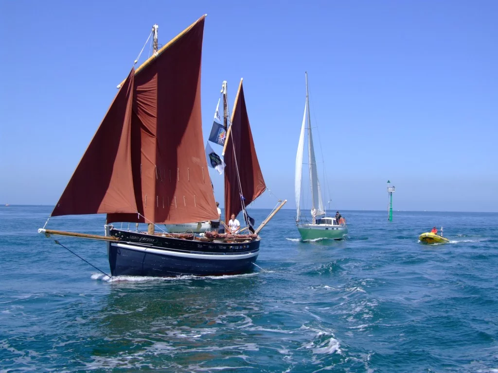 Spirit of Mystery Heading To Port