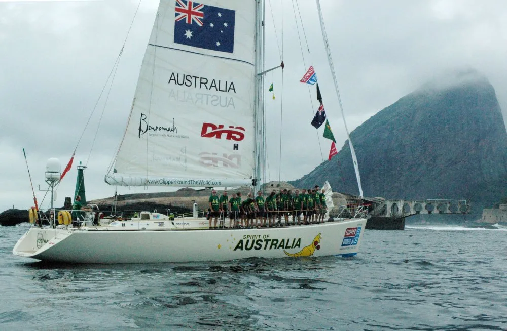 spirit-of-australia-by-zoe-williamson Spirit of Australia Sailing Past Sugar Loaf Mountain (Photo by Zoe Williamson)