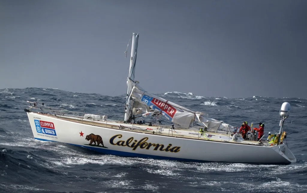california-dismasted-in-pacific1 California Dismasted In Pacific (Photo by Clipper Ventures PPL)