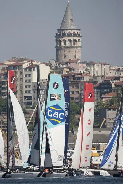 fleet-in-front-of-galata-tower