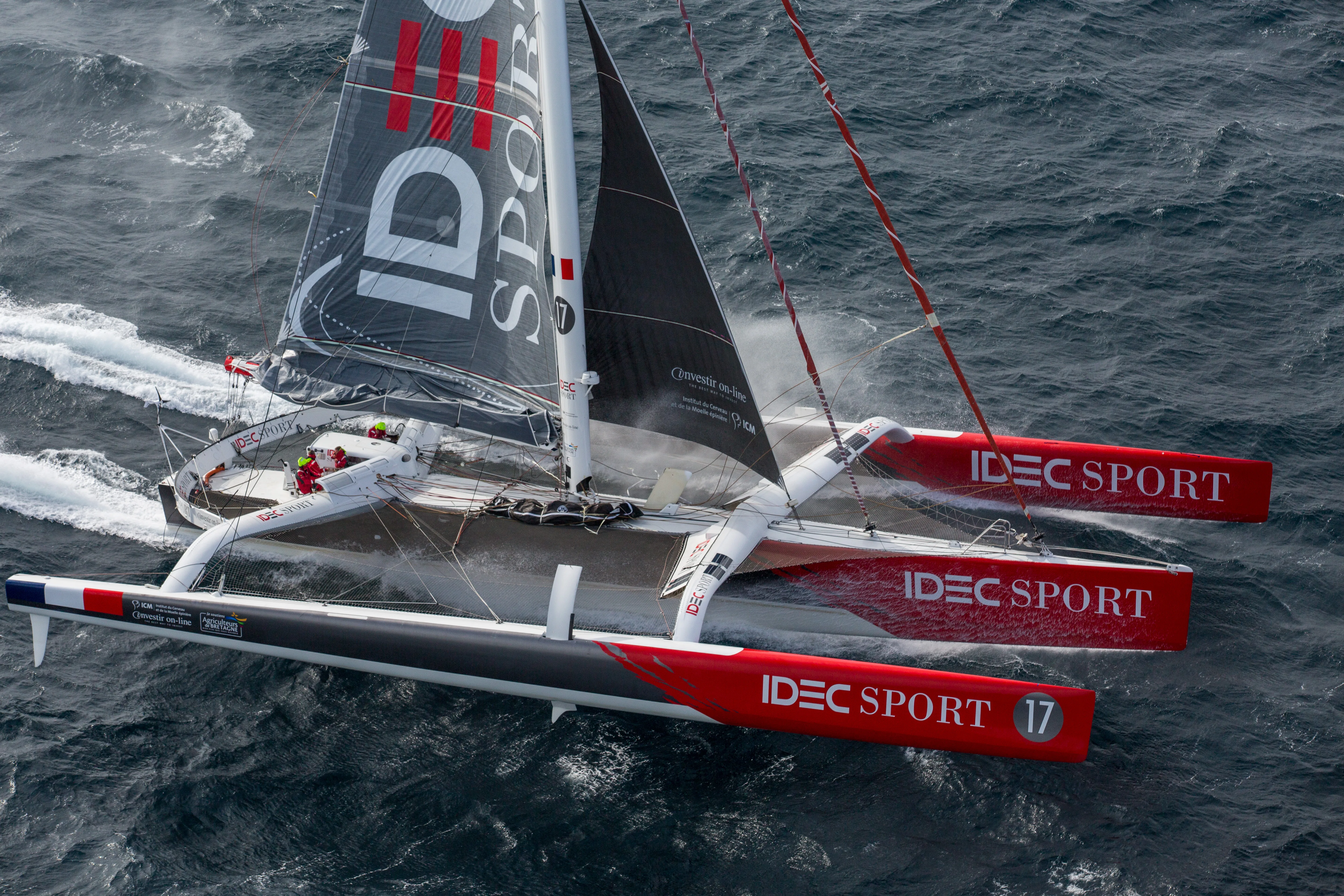 Training for the maxi tri IDEC Sport, skipper Francis Joyon, and his crew, prior to their circumnavigation crew record attempt for Trophy Jules Verne, off Belle Ile, on october 12, 2016 - Photo Jean-Marie Liot / DPPI / IDEC