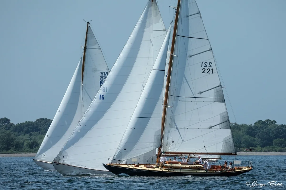 Classic_Herreshoff_George_Bekris_04
